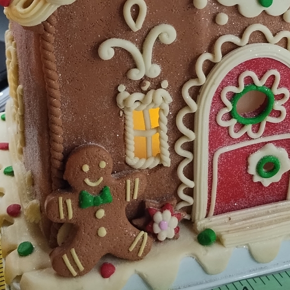 Valerie Parr Hill Gingerbread House Peppermint Candy Cane Light 9” - Picture 6 of 9